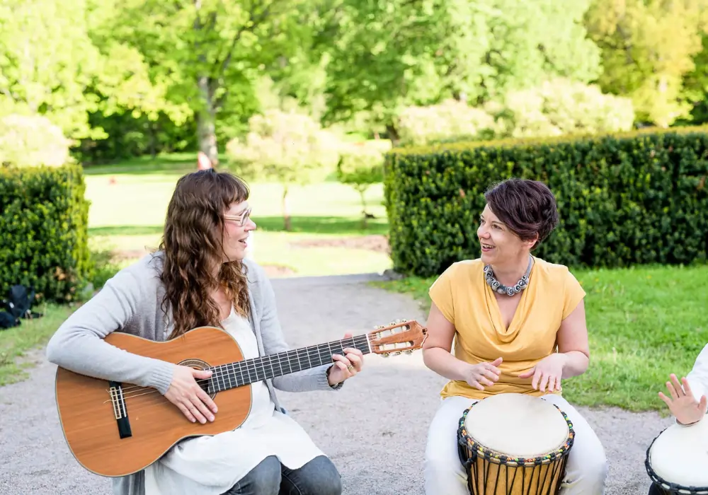 Perhepalvelut ILOn yrittäjät Sari ja Julia